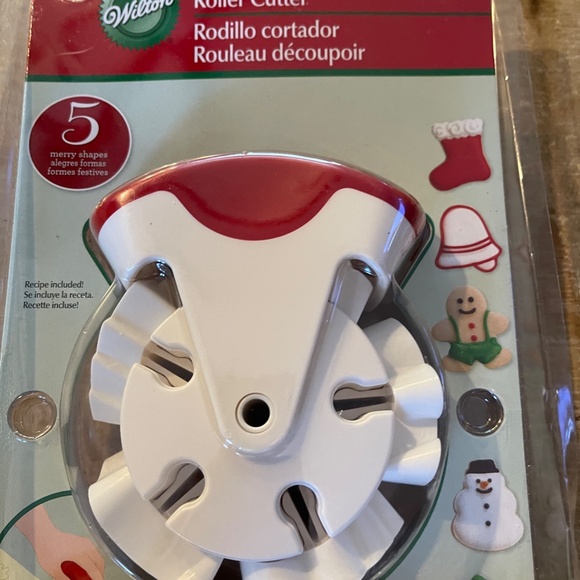 Wilton Roller  Christmas Cutter Shape Cookie Cutter NEW - Picture 3 of 5